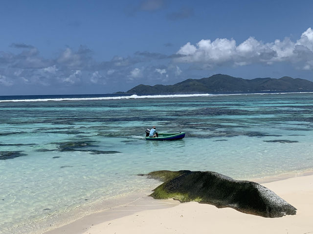 塞舌爾：熱帶天堂，海島度假勝。