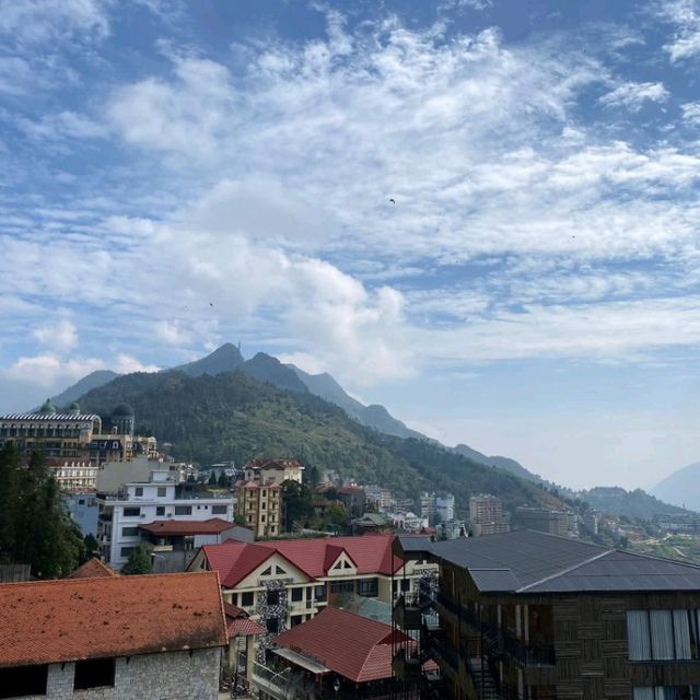 Awesome infinity pool with train passing by in Sapa: Viettrekking Hotel