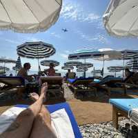 Plane spotting at Hotel Amour à la plage Nice