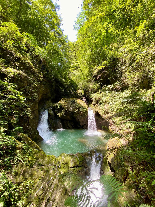 重慶黑山谷|幽峽峭壁瀑布自然景觀。