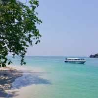 "Captivating Koh Lipe: A Seascape Paradise"