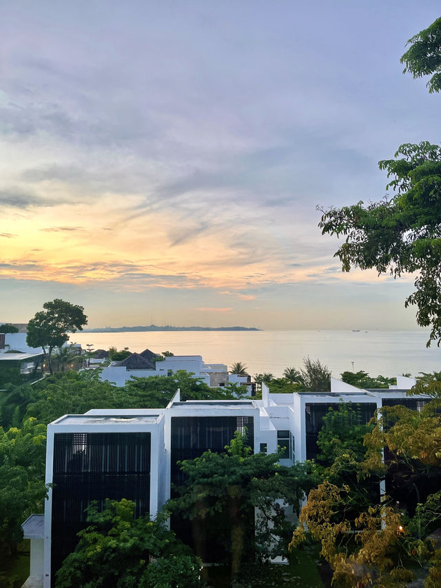 Sun-Kissed Serenity: Escape to Montigo Resorts Batam 🌅✨