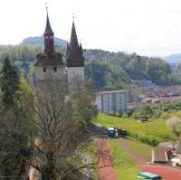 เดินเล่นกันบนกำแพงเมืองเก่า Luzern 