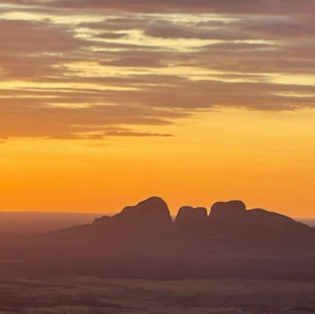 Majestic and Timeless: My Awe-Inspiring Visit to Uluru!