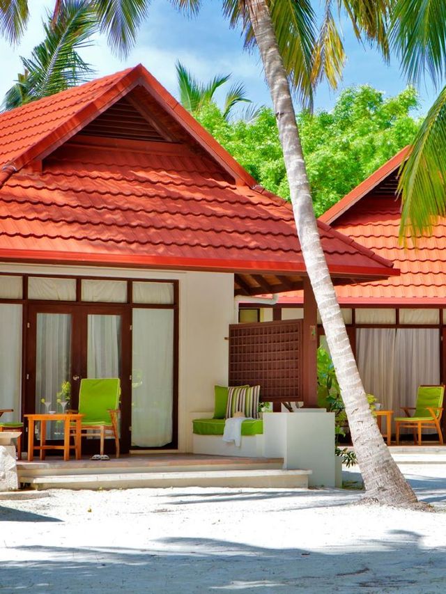 🌴🏖️ Maldives Magic: Kurumba's Coastal Charm 🌞🍹