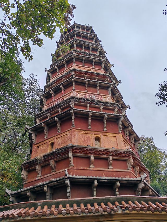 寶通禪寺，靜心開悟之寶地。