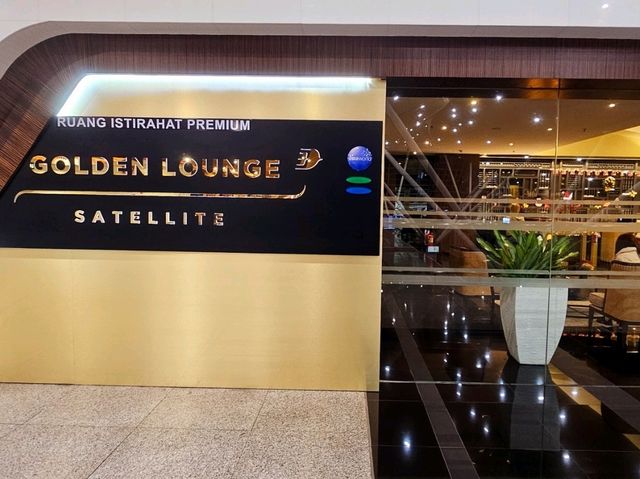 A stopover at Golden Lounge, KLIA 1 before heading over to my next destination