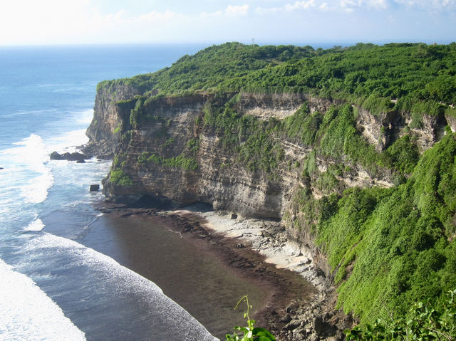 Marveling at nature’s masterpiece: a daytime escape to Uluwatu