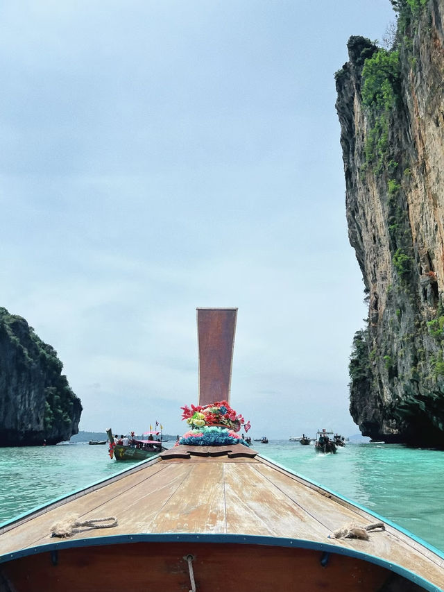 Island Hopping Day: The iconic movie scene Phi Phi Island 