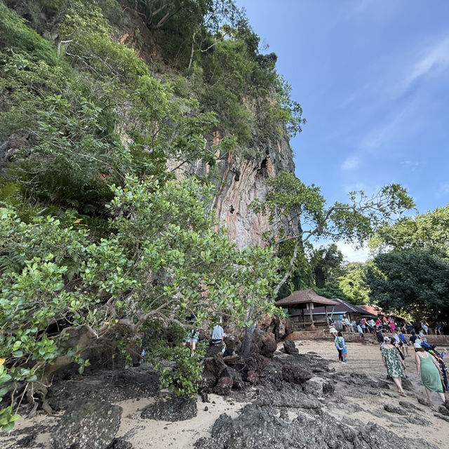 “Krabi Unleashed: An Outdoor Adventurer’s Paradise”