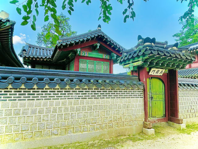 One of South Korea’s most beautiful palaces🇰🇷👫🎉