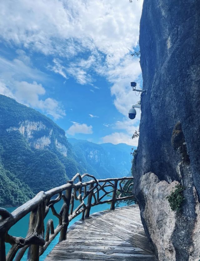 清江畫廊仿彿置身仙境，一步一景！