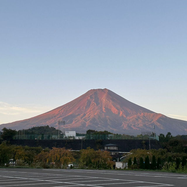 Spectacular sunrise view over Mount Fuji 