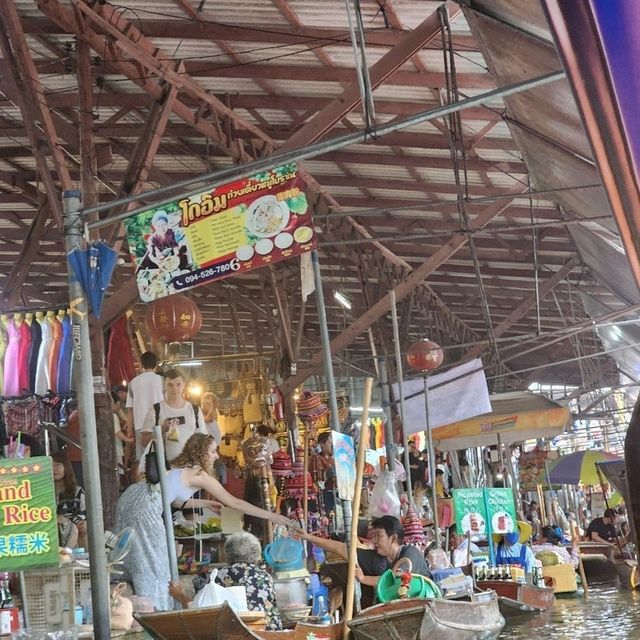 We went to the biggest floating market in Thailand, and here are our thoughts