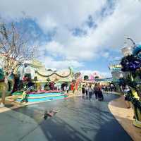 Grishmas Magic at Seuss Landing: A Whimsical Holiday Experience 🇺🇸