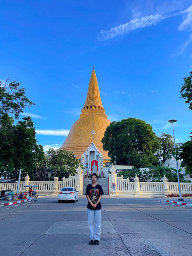 ไหว้องค์พระปฐมเจดีย์