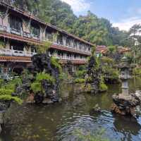 Sam Poh Tong Temple