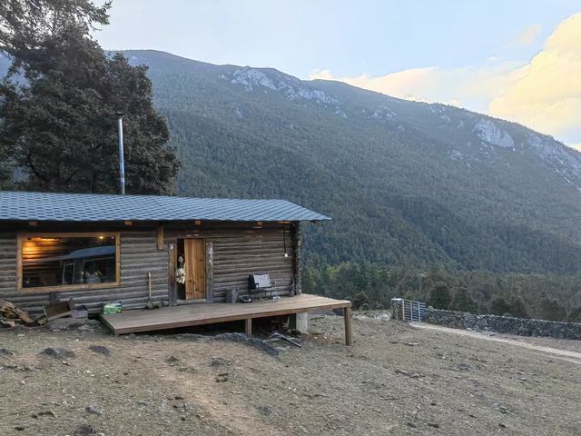 藏在哈巴雪山腳下的童話營地