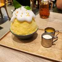 we tried 1 of top 10 dessert spots in BKK!