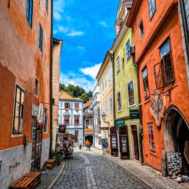 Český Krumlov：童話般的中世紀小鎮，時間在此停駐