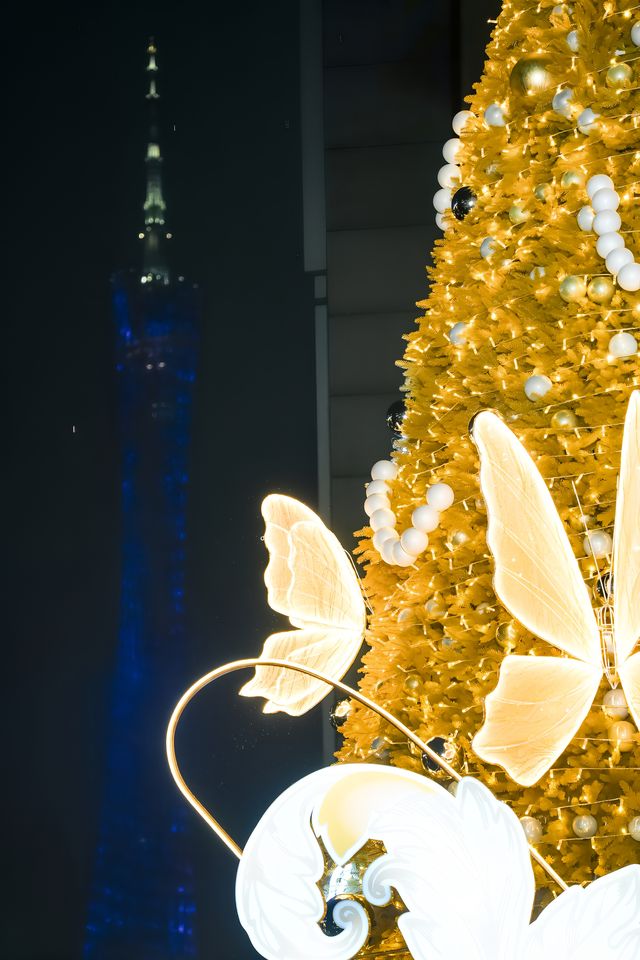 廣州太懂浪漫了，會飄雪的聖誕樹太出片啦～。