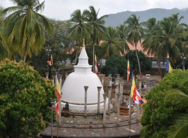 Exploring the archeological site of Mihintale 🇱🇰