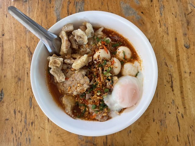 ก๋วยเตี๋ยวต้มยำกากหมูสูตรโบราณ (ตลาดปัฐวิกรณ์)