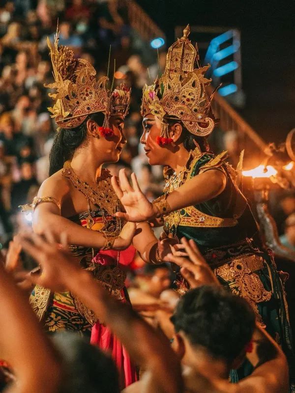 Don't Miss the Traditional Kecak Fire Dance in Bali!