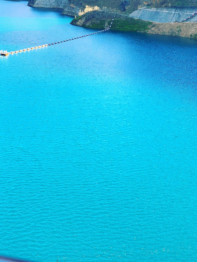 【群馬×秋】  《奥四万湖》   真っ赤な紅葉と四万ブルーの絶景