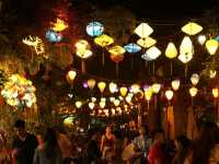 Hoi An Night Market เดินกินเที่ยว ฮอยอัน กลางคืน