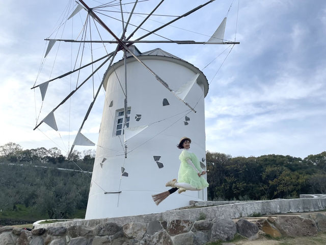 Japan's Kagawa 🌿 Shodoshima Island 🧹 discovers a dreamy paradise.