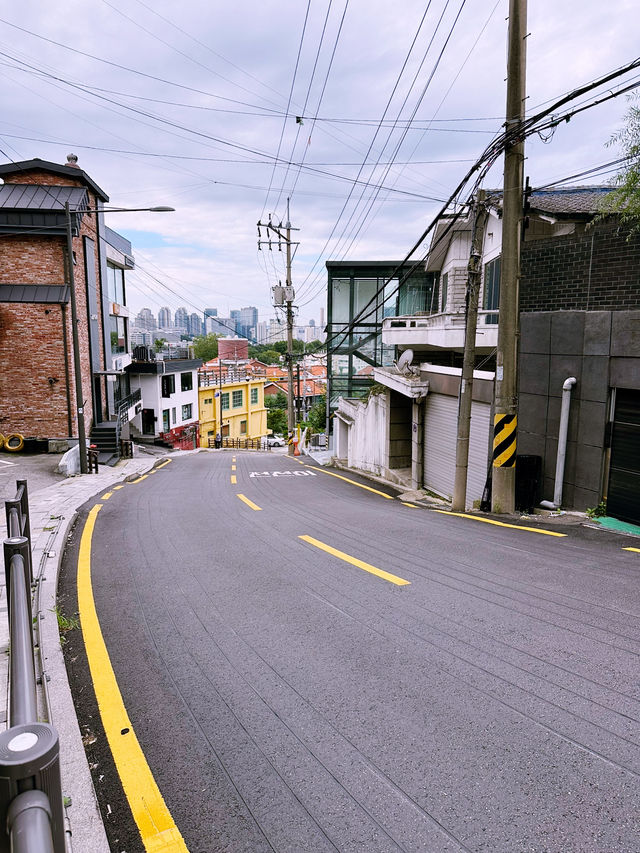 Daytime stroll at famous party district Itaewon