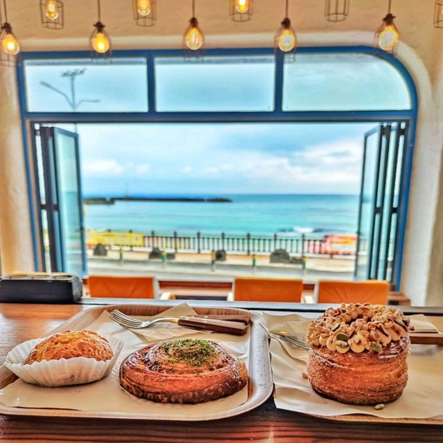 🇰🇷 Morebi Cafe: Jeju’s Favorite Cafe with Best Beach View and Delicious Local Pastries