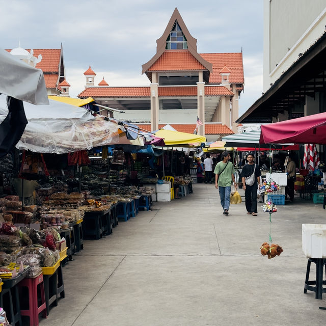 Colors, Culture, and Charm: Exploring Pasar Payang!