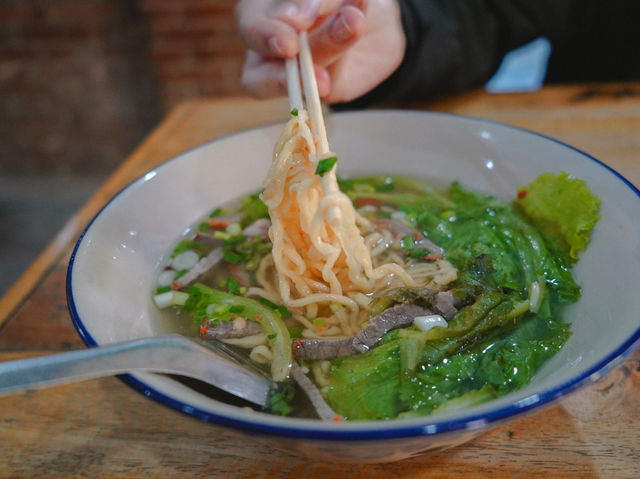 ร้านบะหมี่เกี้ยวแปะโย ตำนานอาหารอร่อยที่สะหวันเขต