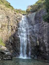 徒步穿越寧波九峰山丨九峰之巅眺望東海