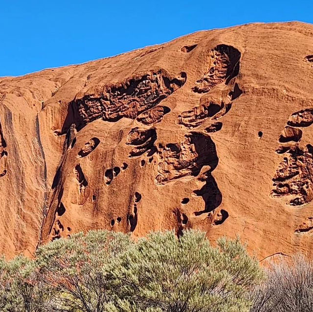 Red Rock Revelation: Uluru's Majestic Splendor