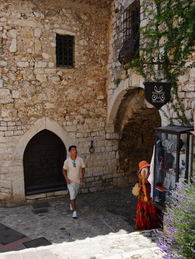 【南法Eze】中世紀特色建築，遊玩型旅行者