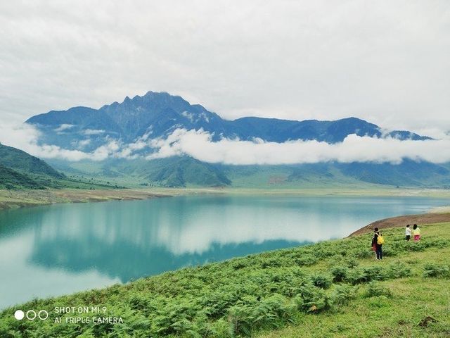 四川·冶勒湖｜湖光山色、湖水湛藍