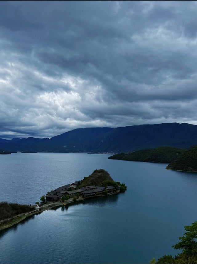 旅行攻略｜云南泸沽湖 美到窒息的高原明珠