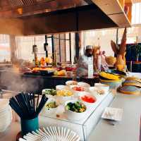 Melting Pot Buffet During Christmas Season