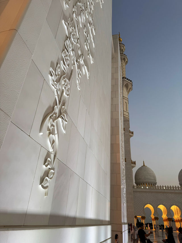 🌌 Beauty and the Mosque 