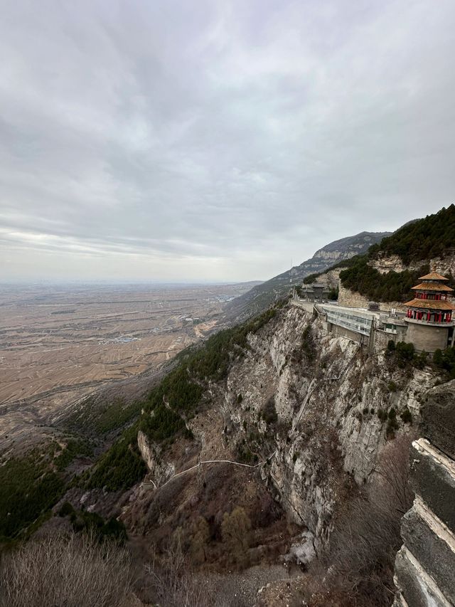 綿山龍頭寺|因雙龍顯靈而改名。