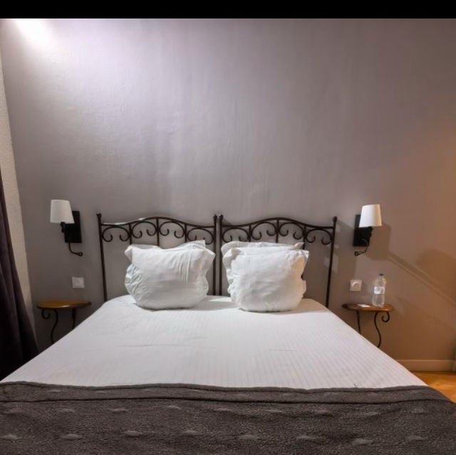 Cheaper hotel in Avignon 