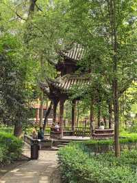 Temple with Amazing Vegetarian Restaurant in Chengdu