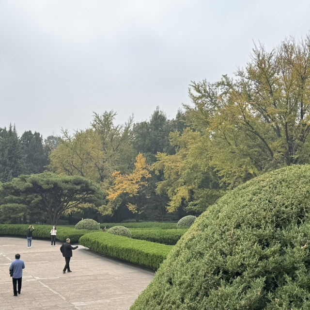 緬懷偉人，瞻仰中山陵