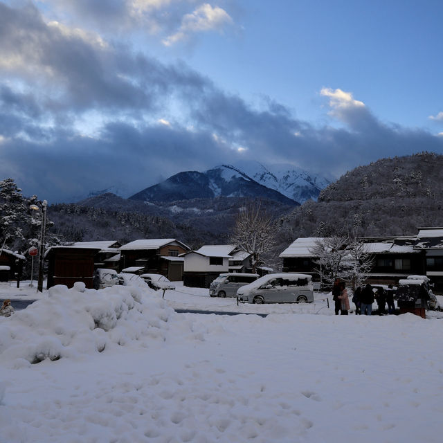 "探索白川鄉的童話世界：合掌村的夢幻之旅✨🏡"