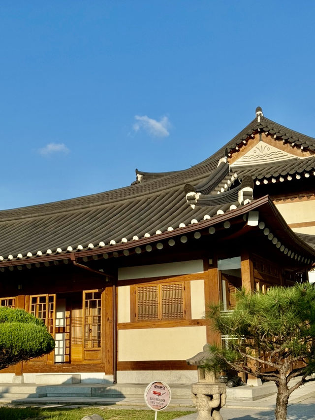 LIVE LIKE ROYALTY AT HWANGNAMKWAN HANOK GUESTHOUSE