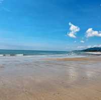 **"Relaxing Day at Teluk Cempedak Beach: Scenic Views and Convenient Amenities"**