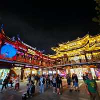 An Enchanting Evening at Yu Garden (豫园): Food, Shopping, and Nighttime Magic!